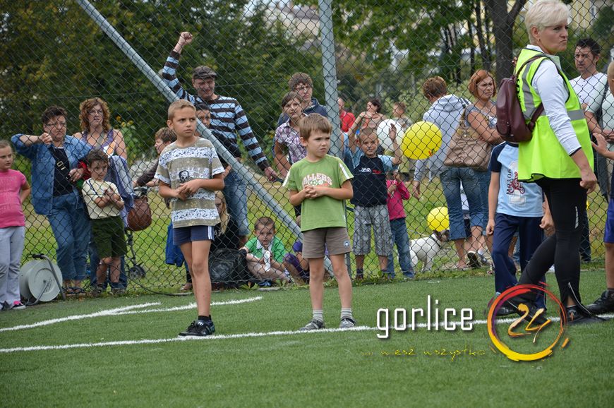 700 nóg na starcie