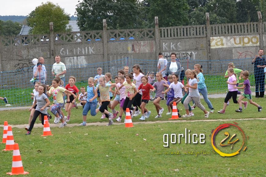 700 nóg na starcie