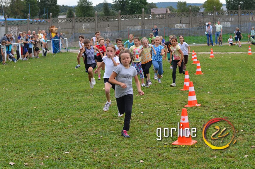 700 nóg na starcie