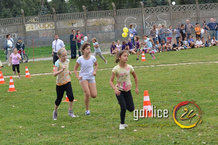 700 nóg na starcie