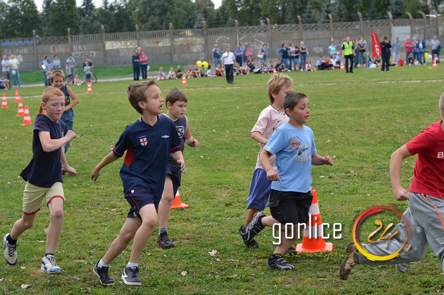 700 nóg na starcie