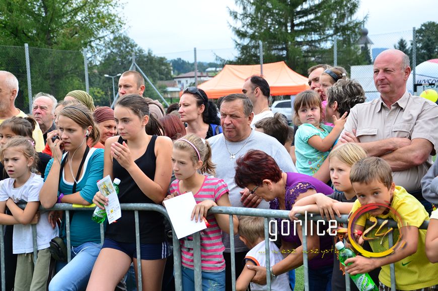 700 nóg na starcie