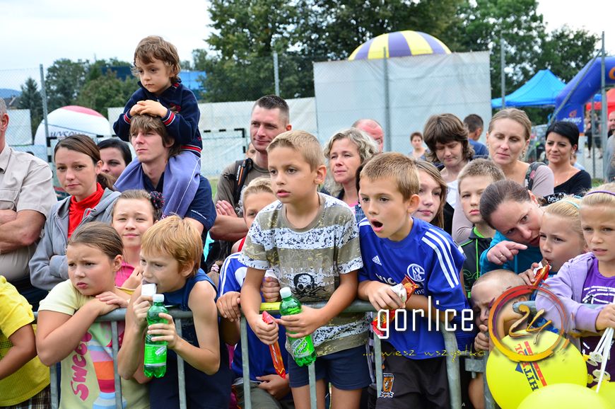 700 nóg na starcie