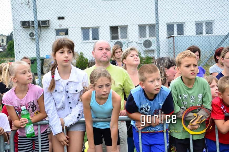 700 nóg na starcie