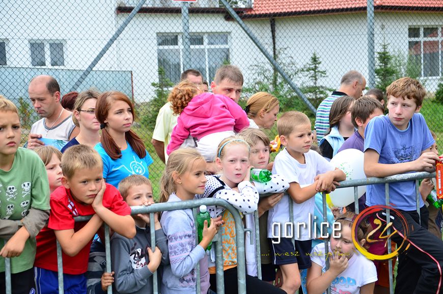 700 nóg na starcie