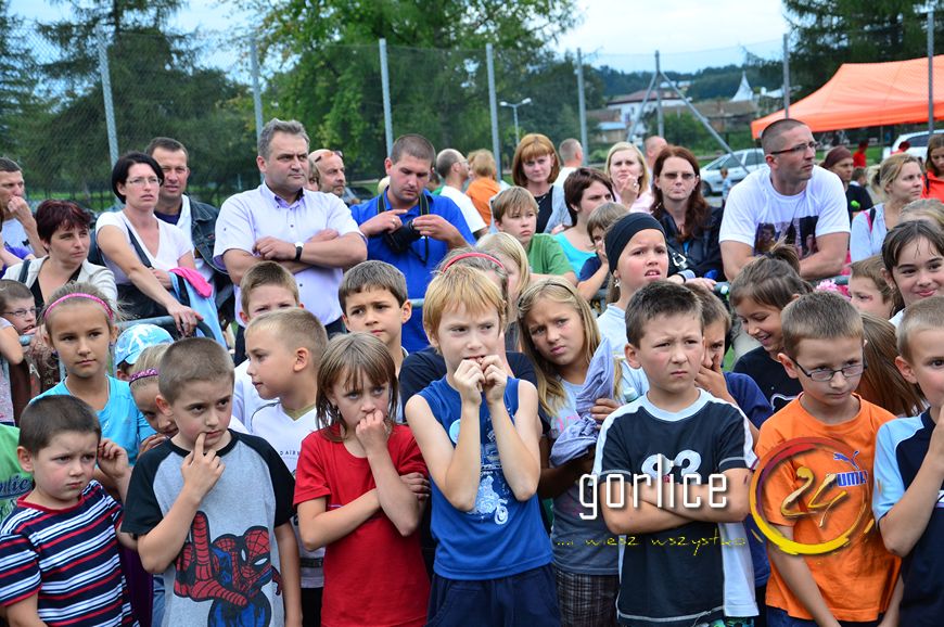 700 nóg na starcie