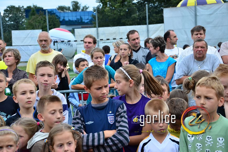 700 nóg na starcie