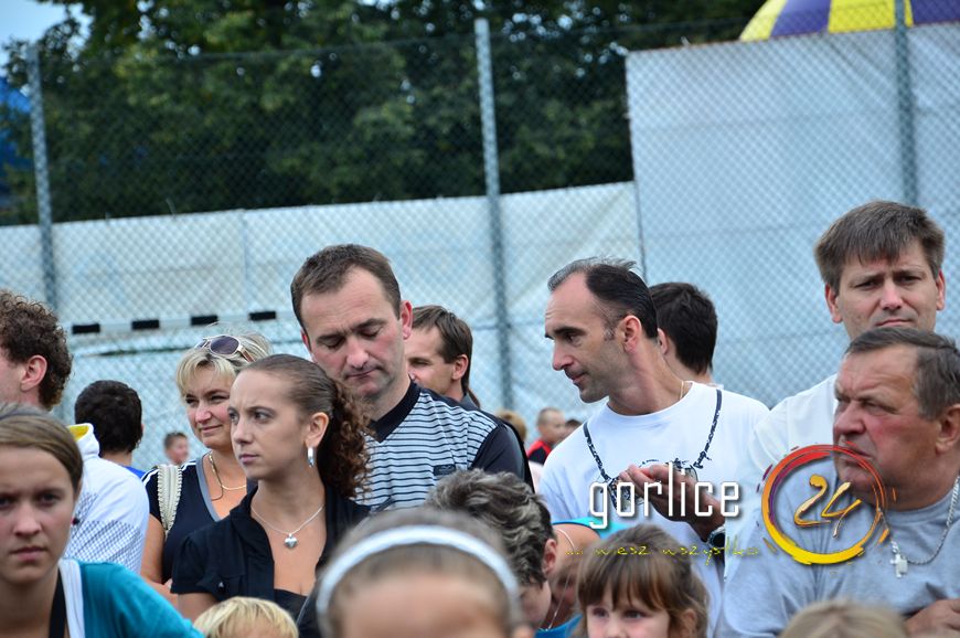 700 nóg na starcie