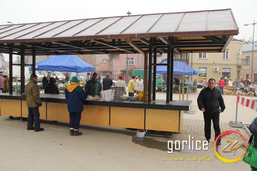 Tereskę odwrócą, a lipy zostawią i podświetlą