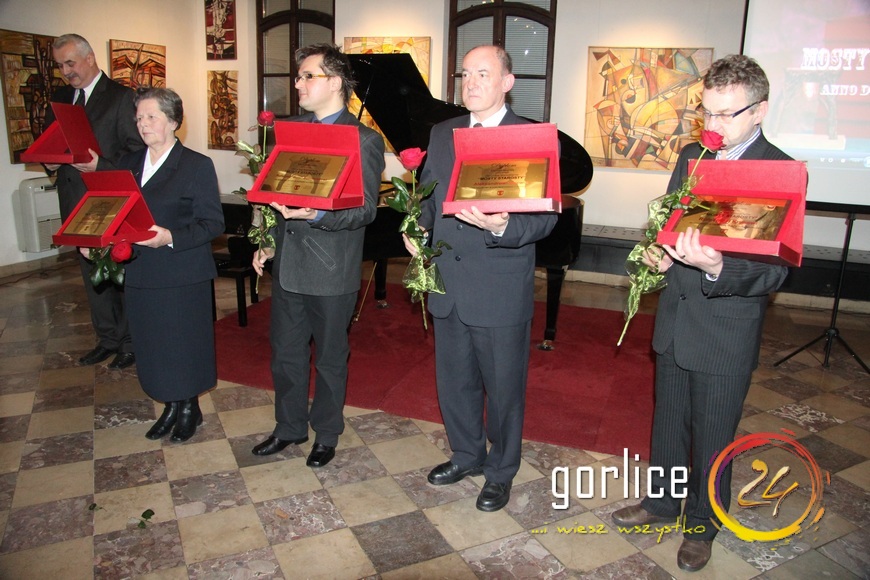 Mosty 2012 rozdane