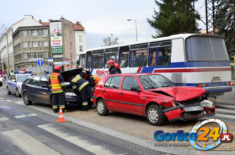 VW Golf vs Renault Laguna