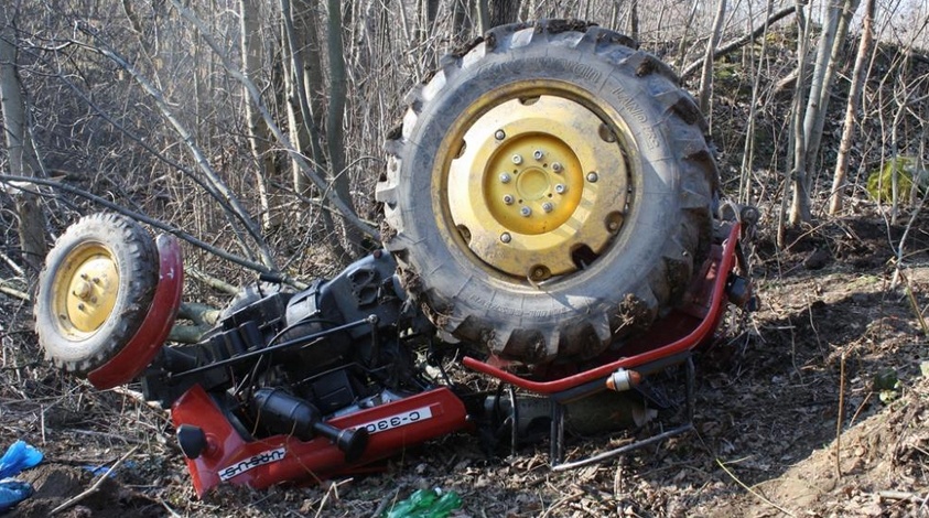 Przygniótł go traktor