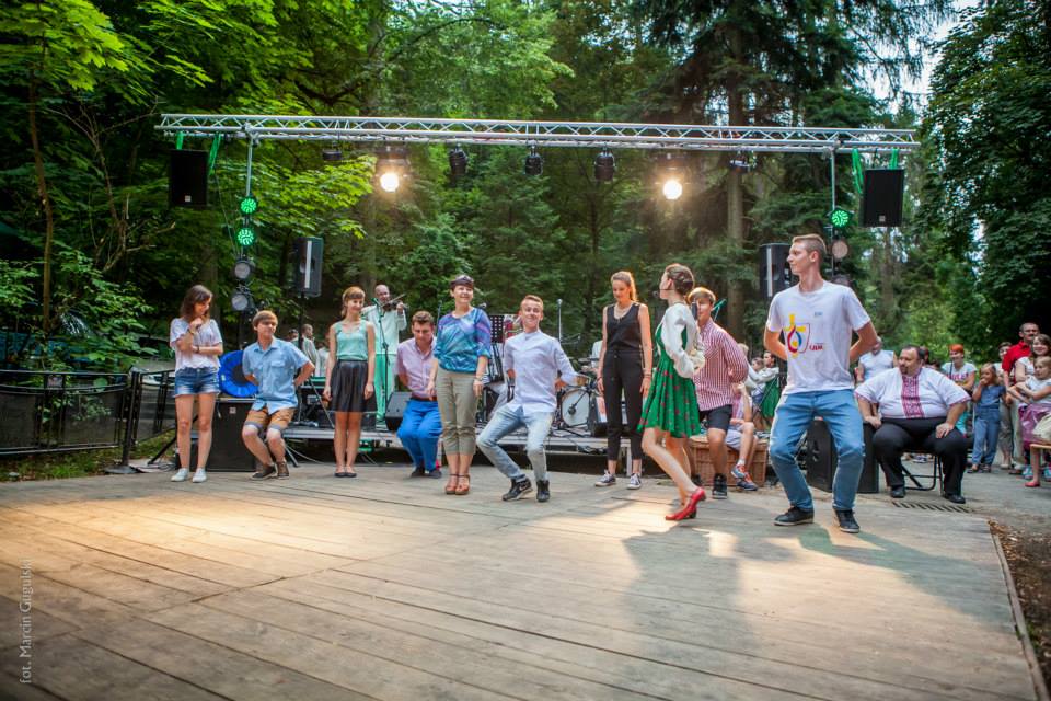 Twórcza Interpretacja Tradycji w Parku Miejskim