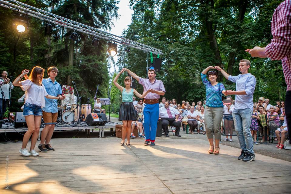 Twórcza Interpretacja Tradycji w Parku Miejskim
