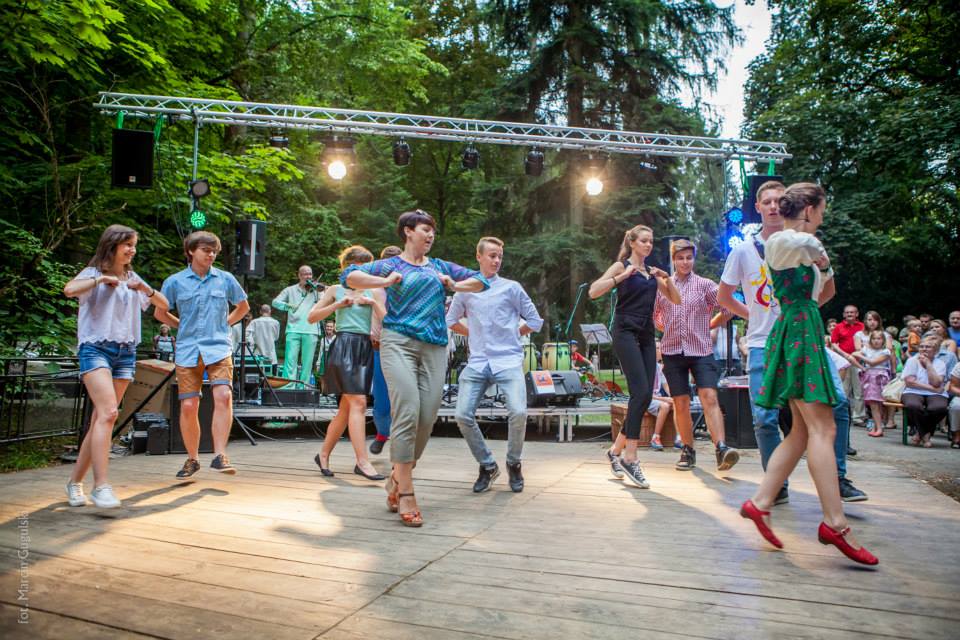 Twórcza Interpretacja Tradycji w Parku Miejskim