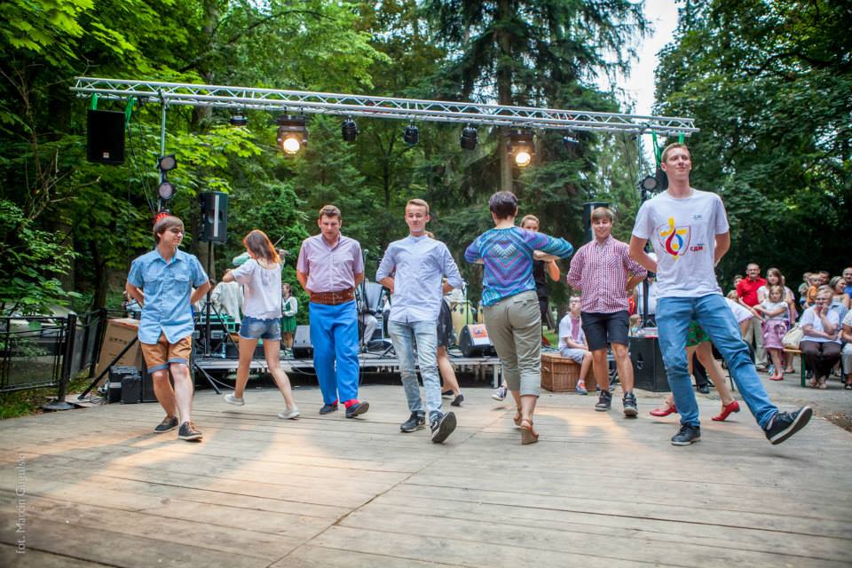 Twórcza Interpretacja Tradycji w Parku Miejskim