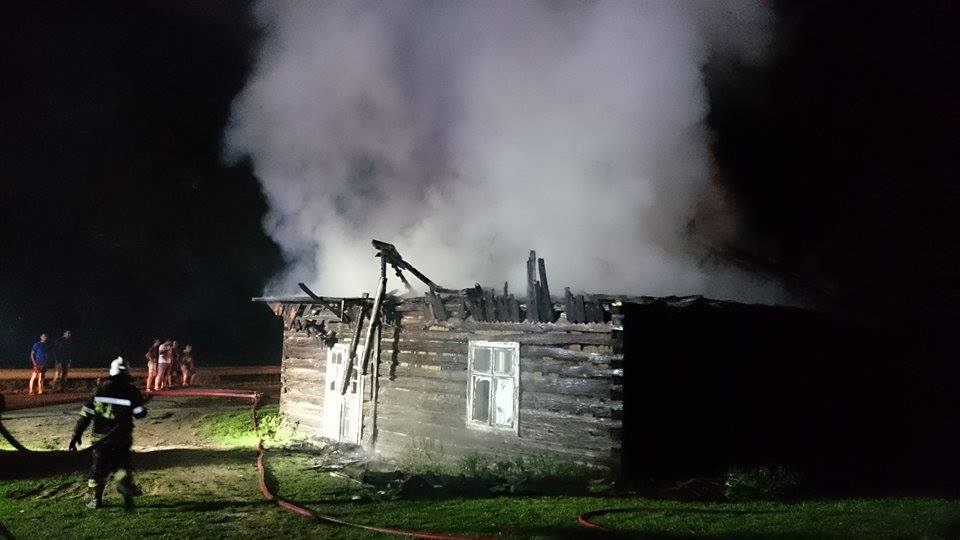 Trudna noc strażaków