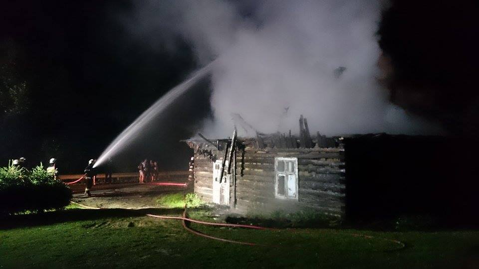 Trudna noc strażaków
