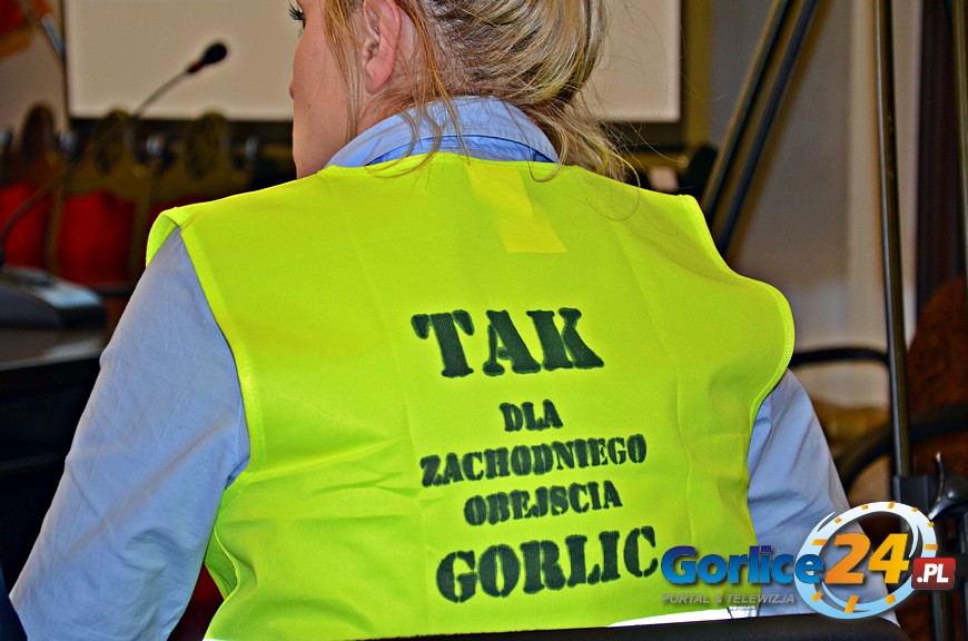 Organ raz bladł, raz czerwieniał