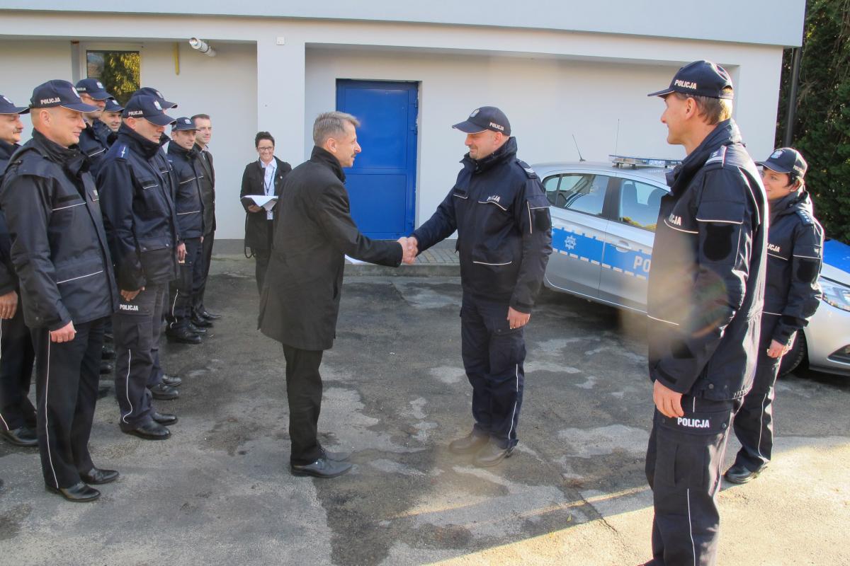 Nowy radiowóz dla bieckich policjantów