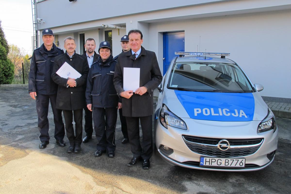 Nowy radiowóz dla bieckich policjantów