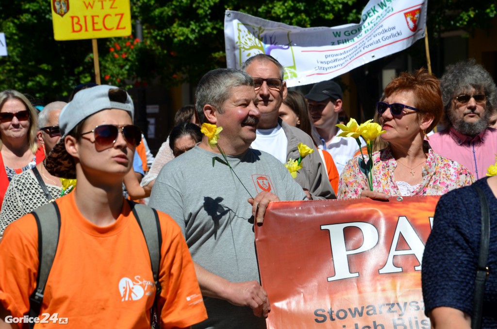 Niepełnosprawni, żonkile i Andre