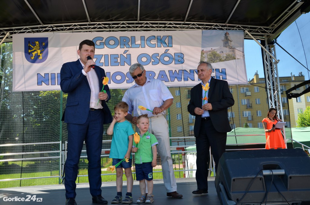 Niepełnosprawni, żonkile i Andre