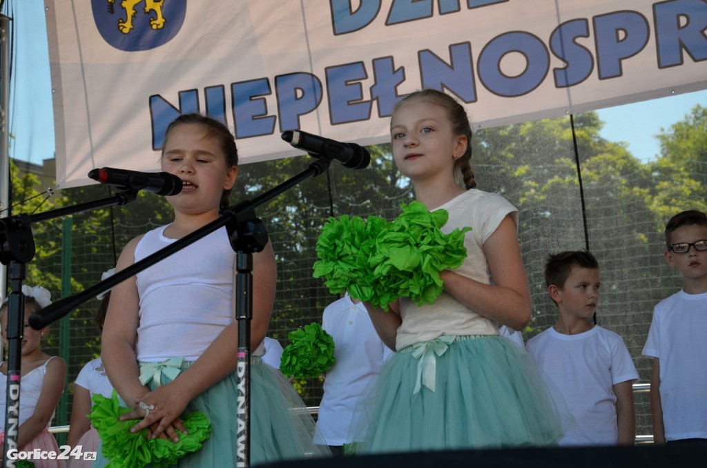Niepełnosprawni, żonkile i Andre