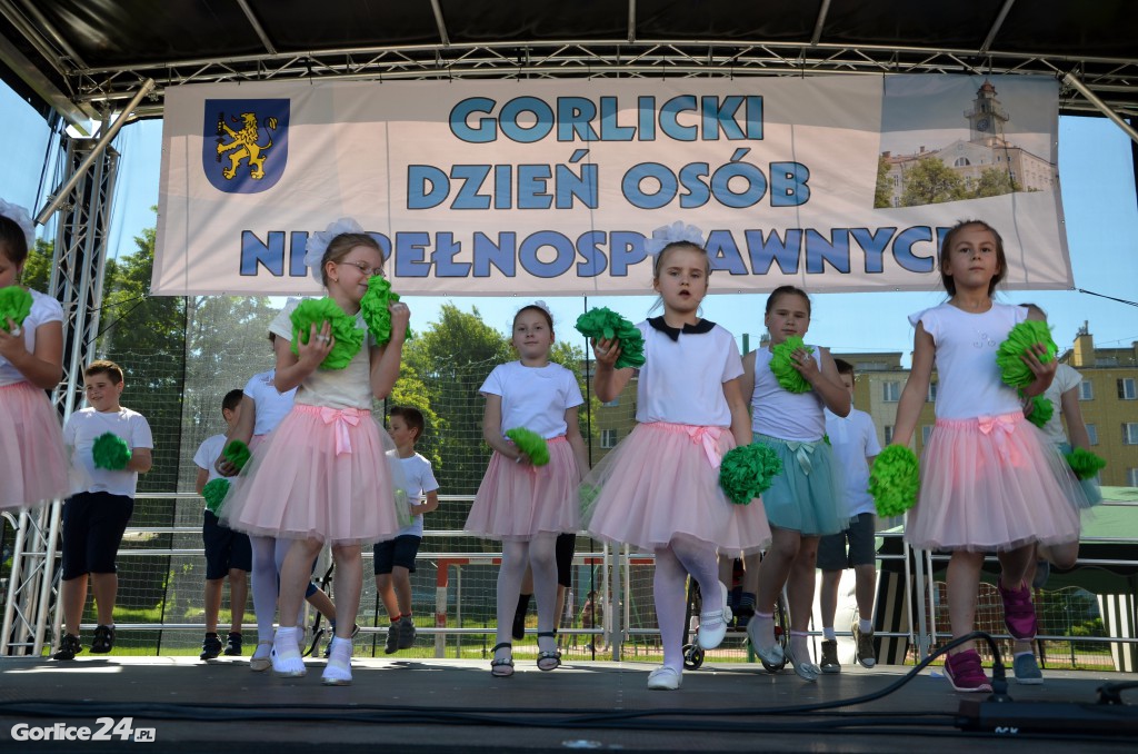 Niepełnosprawni, żonkile i Andre