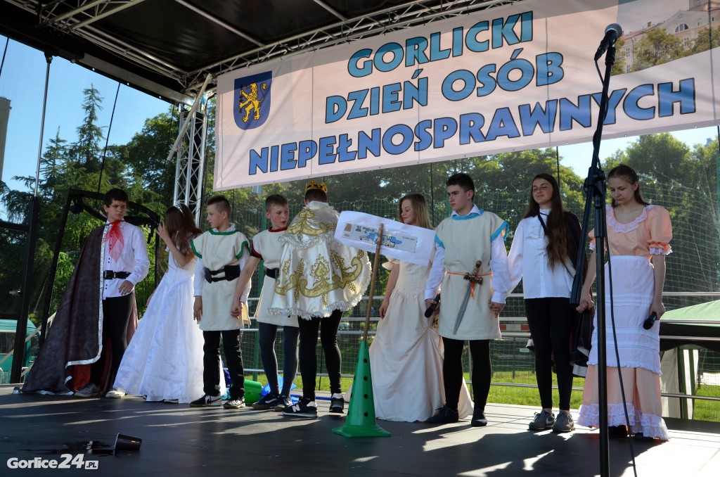 Niepełnosprawni, żonkile i Andre