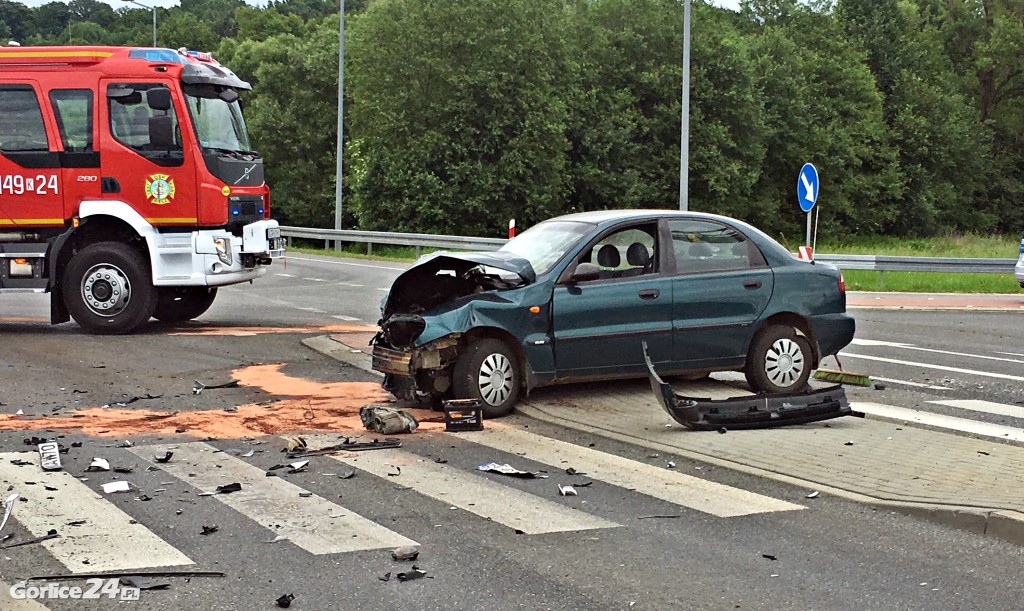 Biecz: DK28 zderzenie Chevroleta i Daewoo