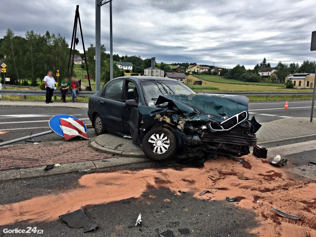 Biecz: DK28 zderzenie Chevroleta i Daewoo