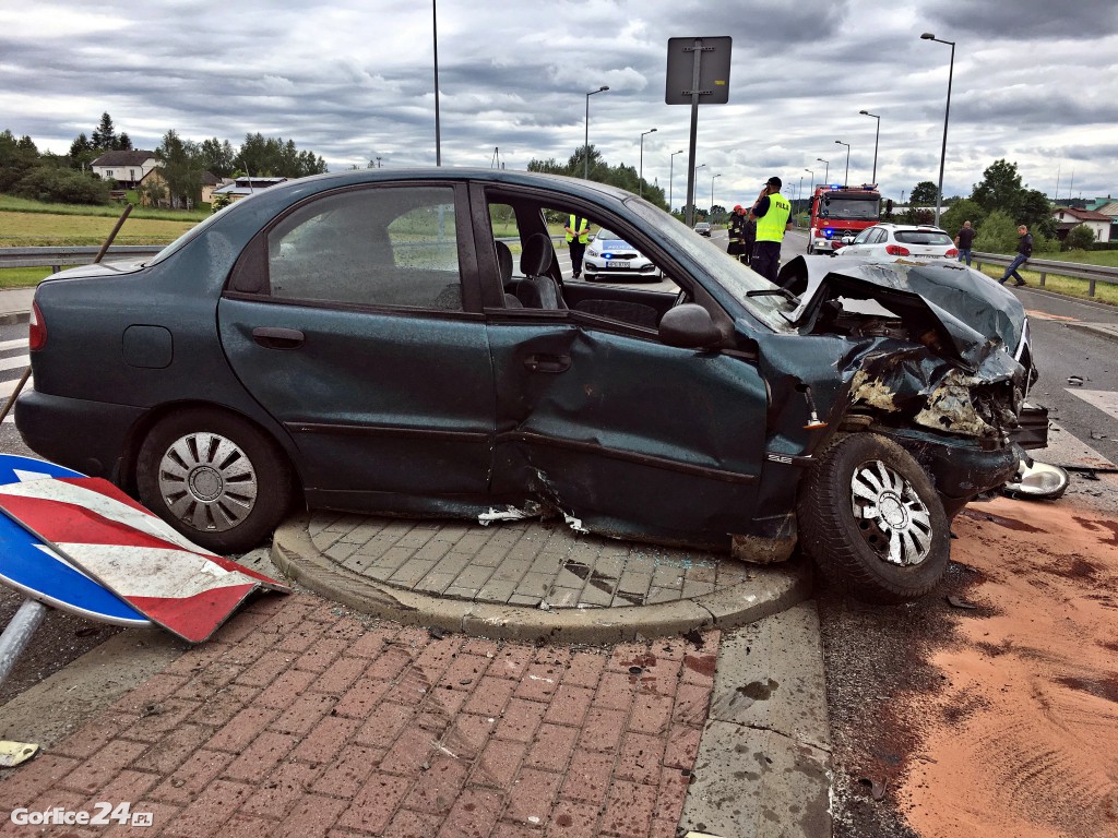 Biecz: DK28 zderzenie Chevroleta i Daewoo