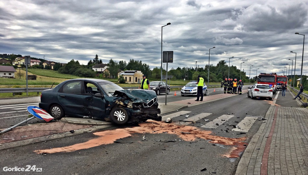 Biecz: DK28 zderzenie Chevroleta i Daewoo
