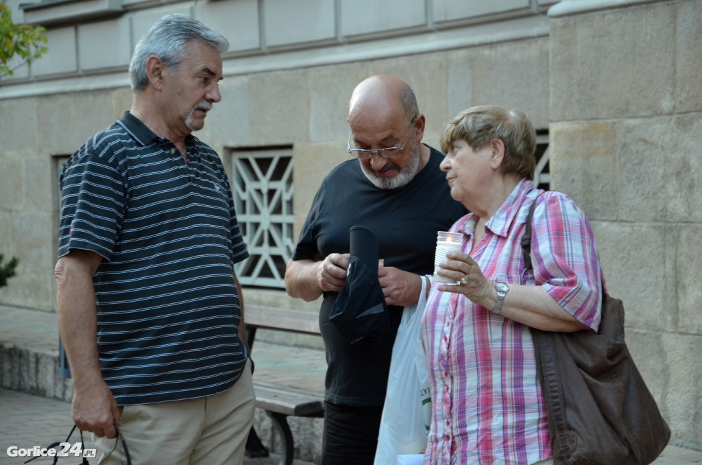 Gorlice: pikieta KOD pod Sądem