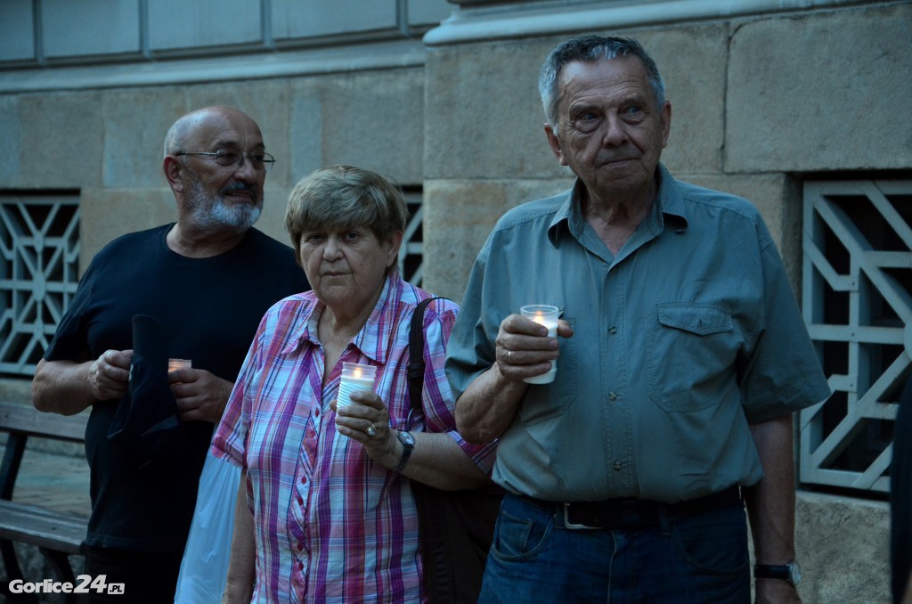 Gorlice: pikieta KOD pod Sądem