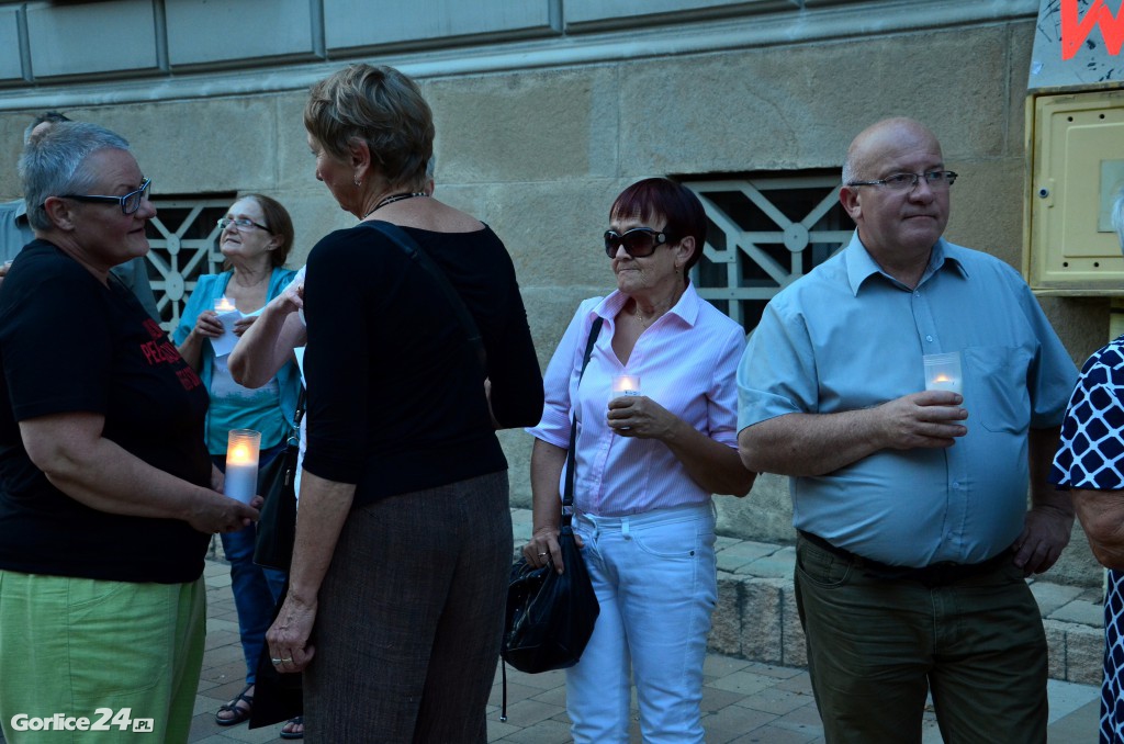 Gorlice: pikieta KOD pod Sądem