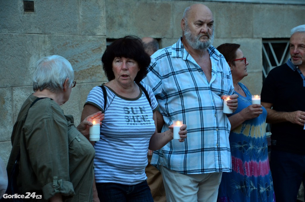 Gorlice: pikieta KOD pod Sądem