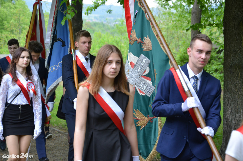 Hołd poległym na cmentarzu nr 91