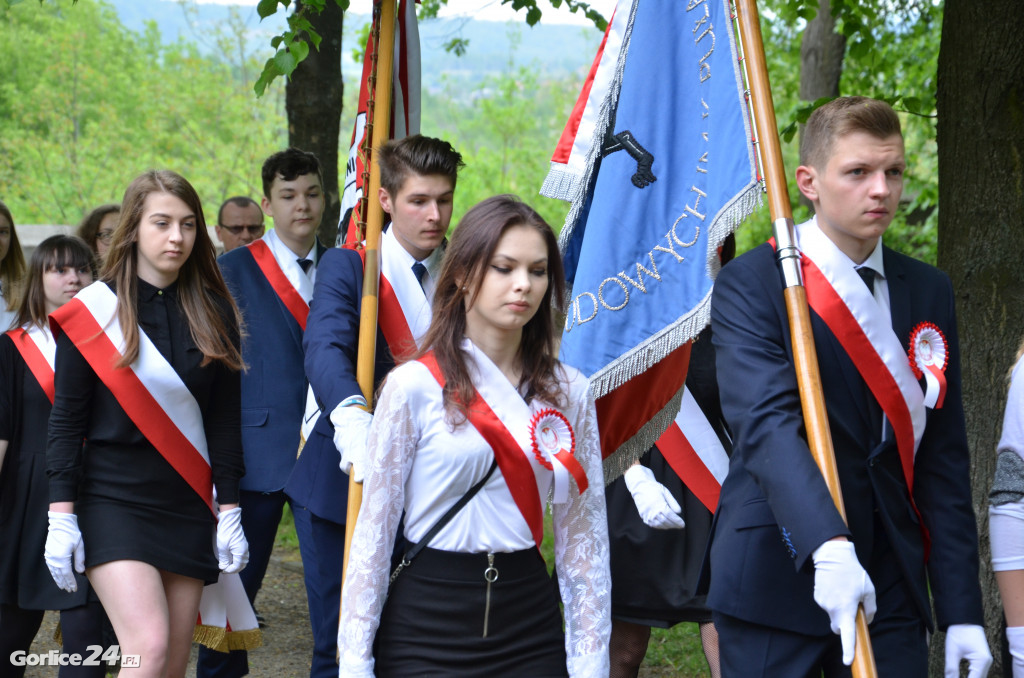 Hołd poległym na cmentarzu nr 91