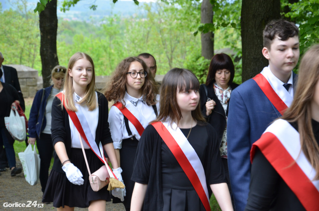 Hołd poległym na cmentarzu nr 91