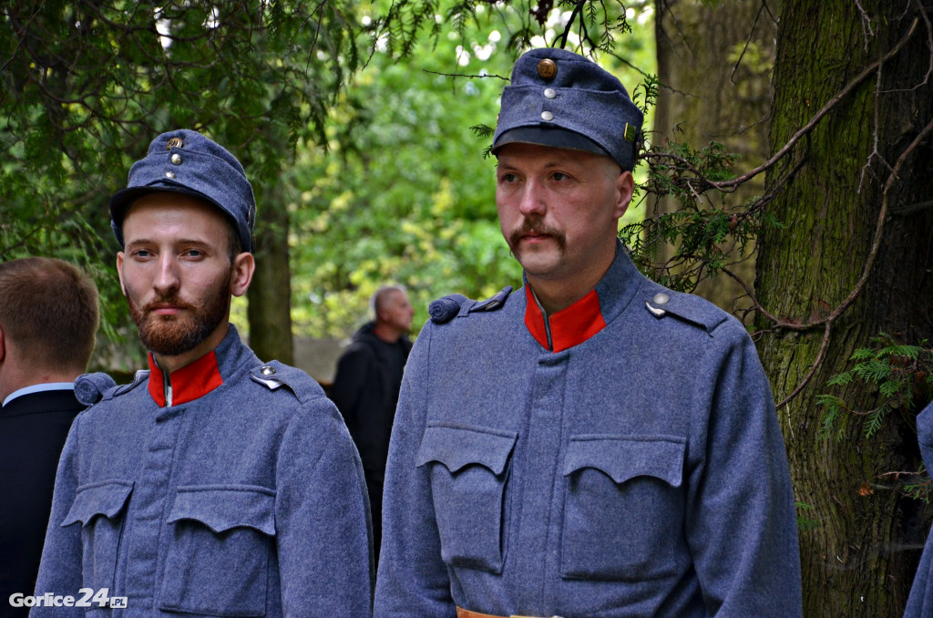 Hołd poległym na cmentarzu nr 91