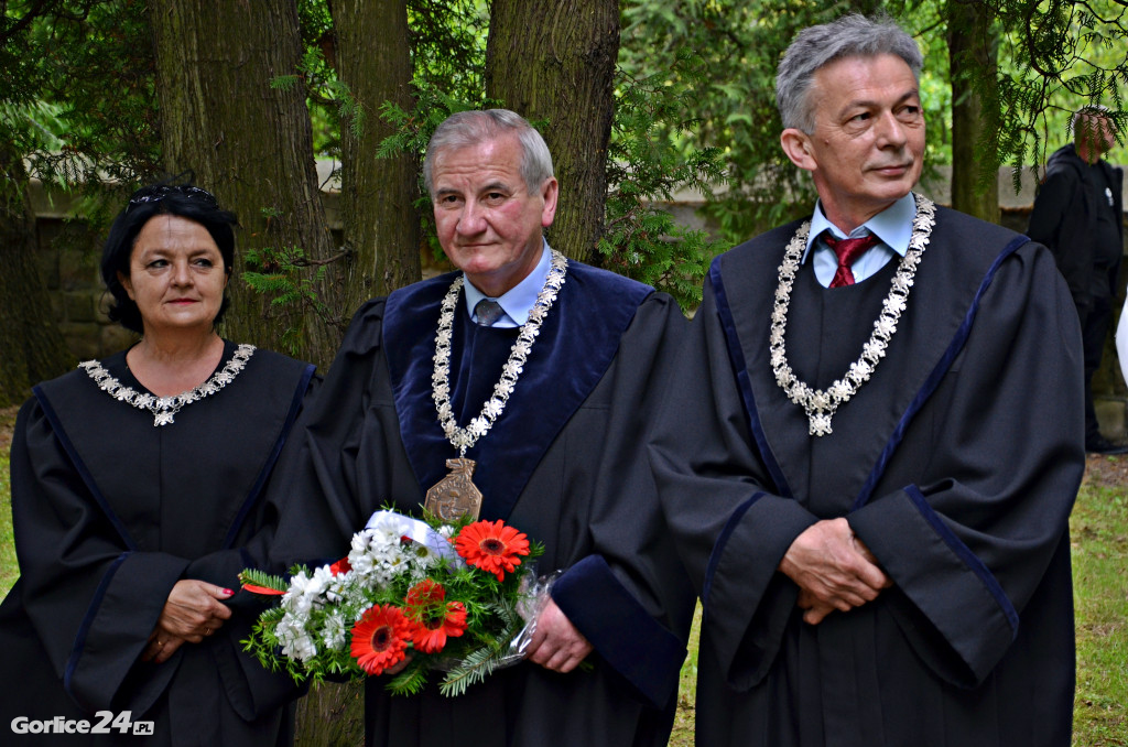 Hołd poległym na cmentarzu nr 91