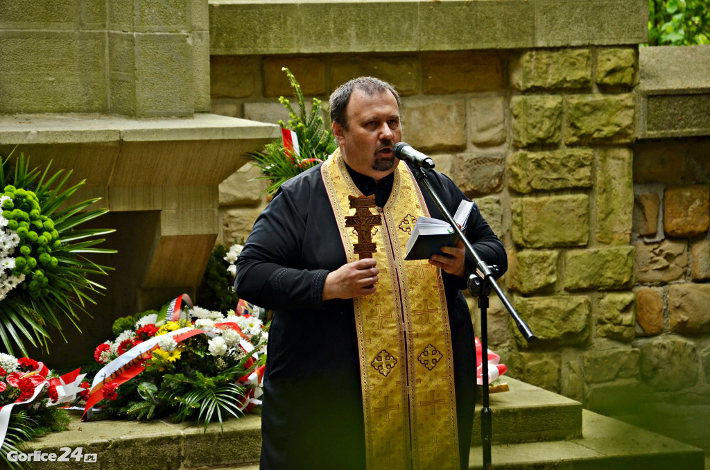 Hołd poległym na cmentarzu nr 91