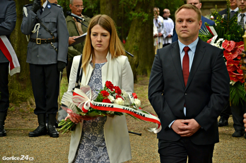 Hołd poległym na cmentarzu nr 91