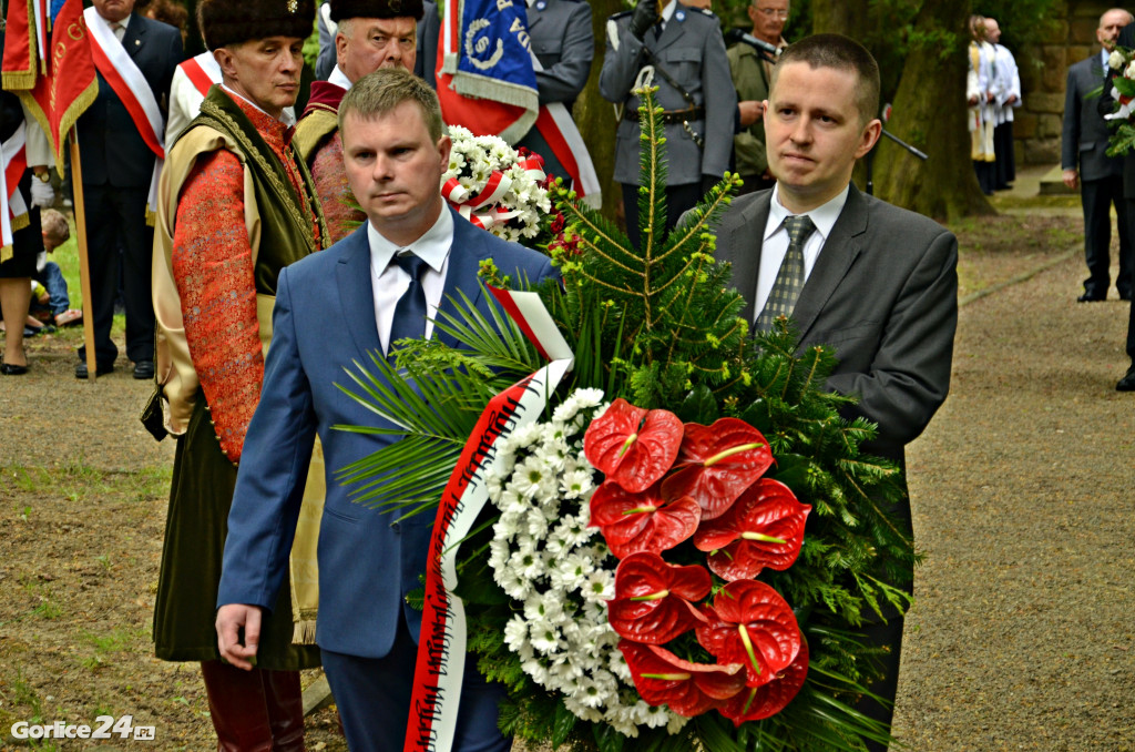 Hołd poległym na cmentarzu nr 91