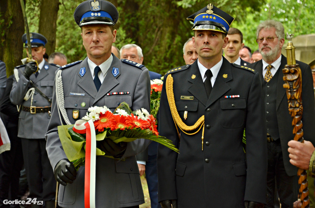 Hołd poległym na cmentarzu nr 91