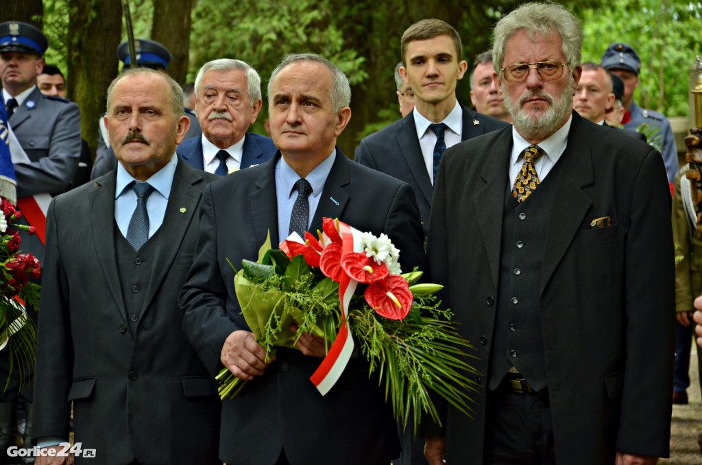 Hołd poległym na cmentarzu nr 91
