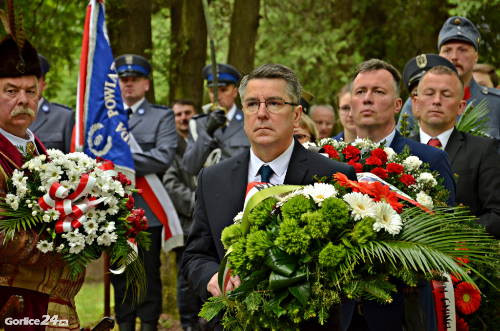 Hołd poległym na cmentarzu nr 91