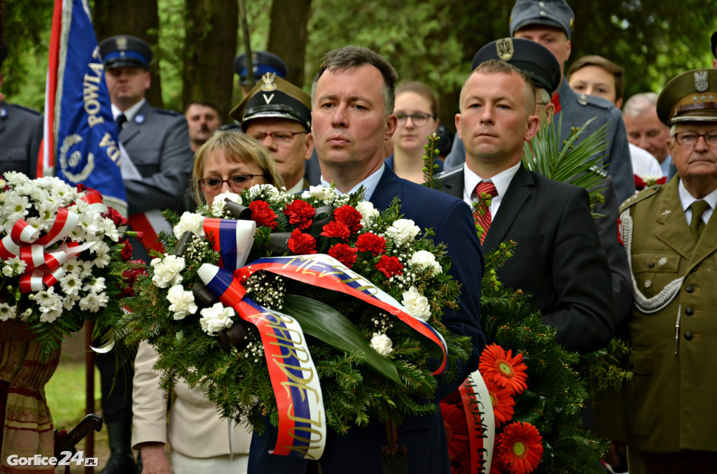 Hołd poległym na cmentarzu nr 91